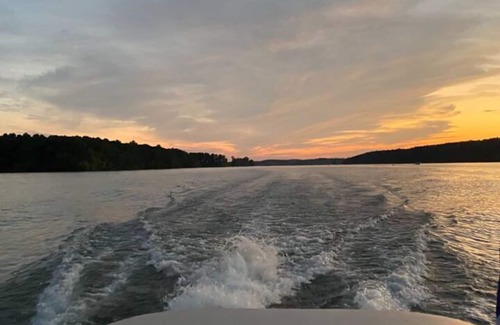 Kirby Cabin | Handicap-Accessible Cabin Near Kirby Landing & Lake Greeson – Pet-Friendly