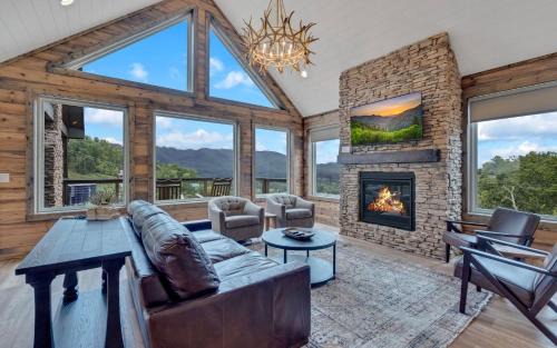 Gatlinburg - Pigeon Forge House | Hang Yer Hat