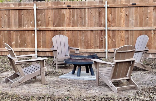 Lampasas House | Hankins’ Hideaway: Spacious 3BR Western Lodge w/Modern Amenities in Lampasas