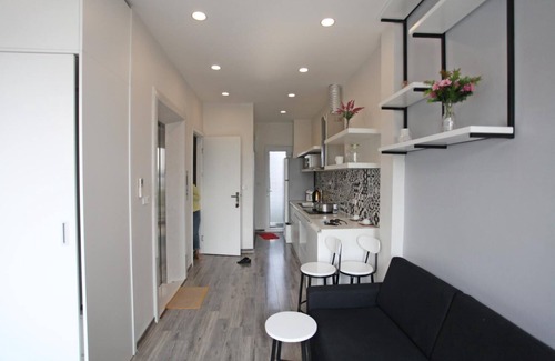 Yen Phu Apartment | Hanoi Home 2 - Lake view Apartment