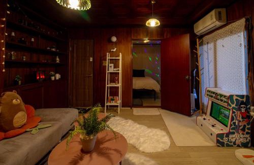 Seongbuk-dong House | Hanok Bookclub House