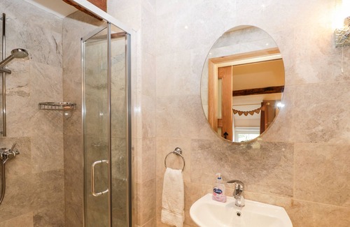 Llanover Cottage | HANOVER MANSE, pet friendly, character holiday cottage in Penperlleni