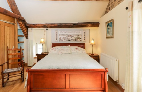 Llanover Cottage | HANOVER MANSE, pet friendly, character holiday cottage in Penperlleni