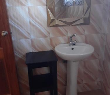 Cape Coast Hotel | Hans Cottage Botel