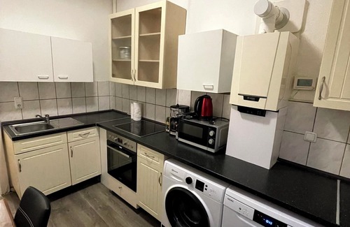 Neumuenster House | Hansaring 11 W1 - 3 bedrooms (with connecting room)