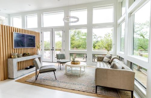 Blanco House | Happiness Ranch - Cypress Tree House