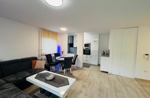 Mali Radic Apartment | Happy Dreams Oasis Cazin, Modernes Apartment 60m2, WiFi & Balkon