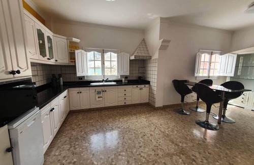 Los Portales House | Happy Family Villa