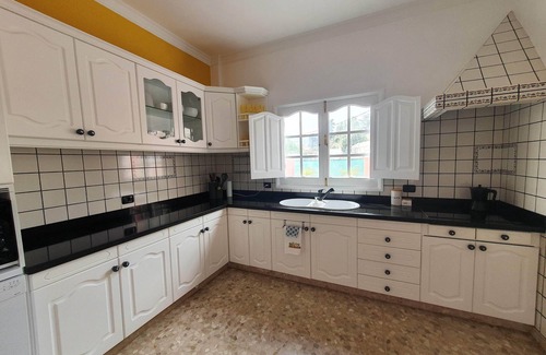 Los Portales House | Happy Family Villa