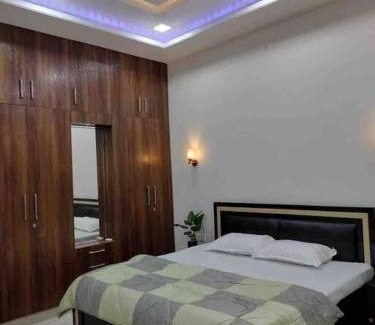 Greater Noida Villa | Happy Feet Homestay 15 mins distance from Expo Mart