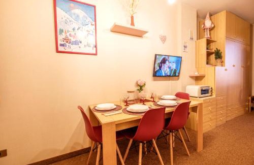 Castione della Presolana Apartment | Happy Guest Apartments - Pink Mountain Presolana