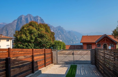 Zorzino Apartment | Happy Guest Apartments Lake and Green Oasis