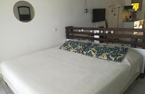 Orient Bay Apartment | Happy Residence - Orient Beach 09