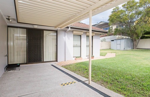 Corlette House | Happy Tails , 55 Pantowora Street - pet friendly, air conditioned