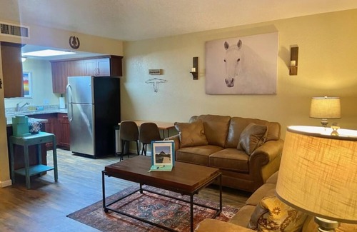 Oak Creek Condo | Happy Trails