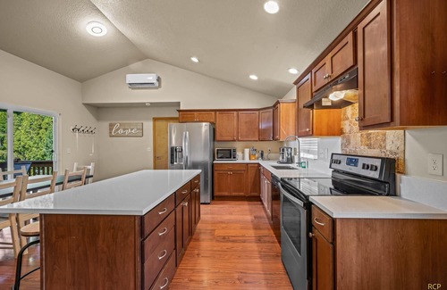 Lents House | Happy Valley Home + Hot Tub, Game Room, 8 beds!