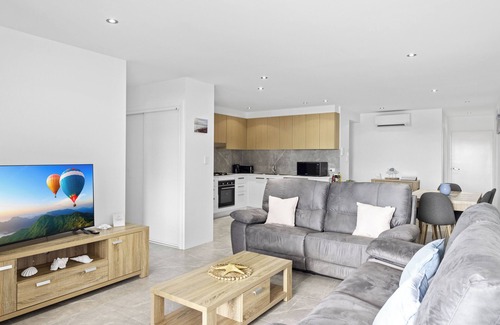 Sandstone Point Apartment | Harbor Haven Retreat