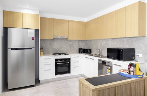 Sandstone Point Apartment | Harbor Haven Retreat