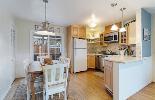 Eastside Santa Cruz House | Harbor Hideaway – Steps to Twin Lakes Beach & the Santa Cruz Harbor
