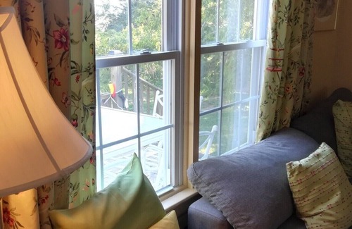 Quinby Cottage | Harbor House Cottage, steps from water’s edge with views of Barrier Islands