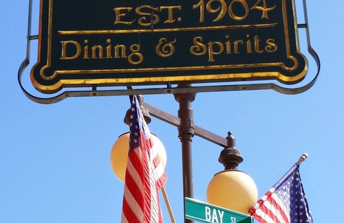 Harbor Springs Condo | Harbor Springs, Bay Street, close to everything! Just steps from Zoll St. Beach.