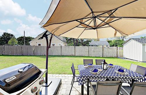 Falmouth House | Harbortown Hideaway