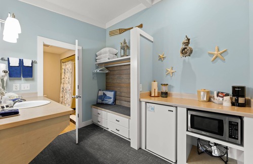Garibaldi Hotel | Harborview Inn & RV Park
