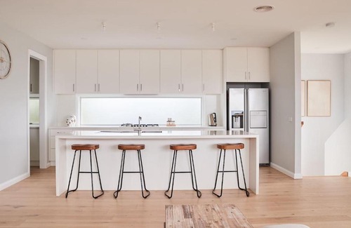 Clifton Springs House | Harbour Horizons - Balcony BBQs and Calm Water Views
