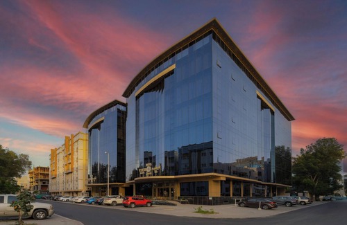 Al-Hamra'a House | Harbour Luxe Suite | Sunday Harbour Gateway