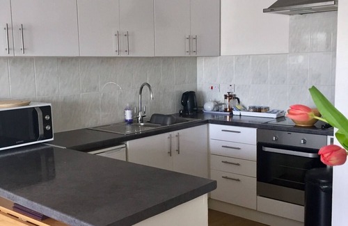 Borth-y-Gest Apartment | Harbour-Side Apartment In Porthmadog With Stunning Views