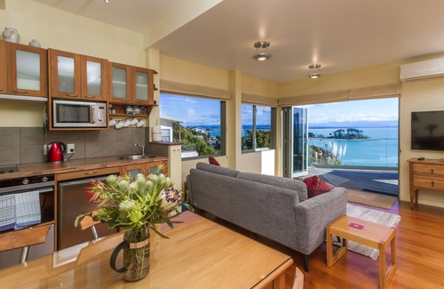 Stepneyville Apartment | Harbour View - One - Nelson Waterfront Apartment
