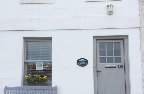 Stonehaven Cottage | HARBOUR VIEW - the perfect getaway!