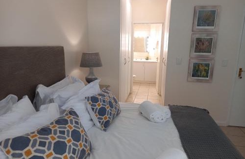 Simon's Town House | Harbour Views