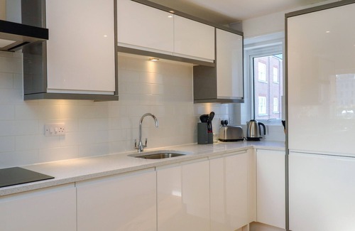 Weymouth Cottage | HARBOURSIDE HAVEN APARTMENT 1, family friendly in Weymouth
