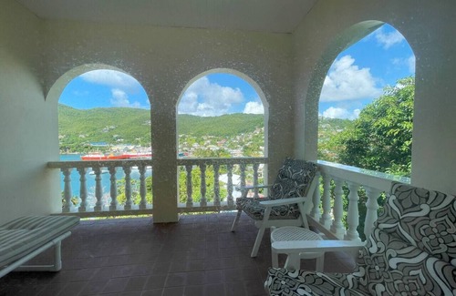 Mount Pleasant Bay Apartment | Harbourview Two - Garden Escape, Harbourview Apartments Apt 2