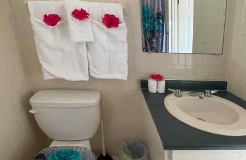 Mount Pleasant Bay Apartment | Harbourview Two - Garden Escape, Harbourview Apartments Apt 2
