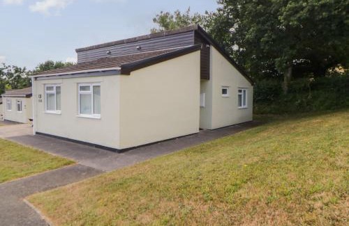 Heligan House | Harcombe House Bungalow 5