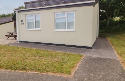 Heligan House | Harcombe House Bungalow 5