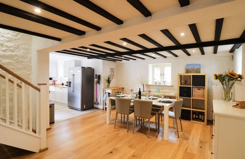 East Norton Cottage | Hard Day's Night