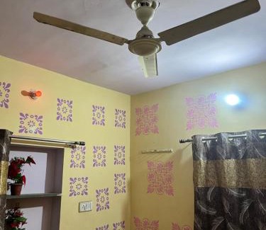 Shri Madhopur House | Hardik Guest House & General Store