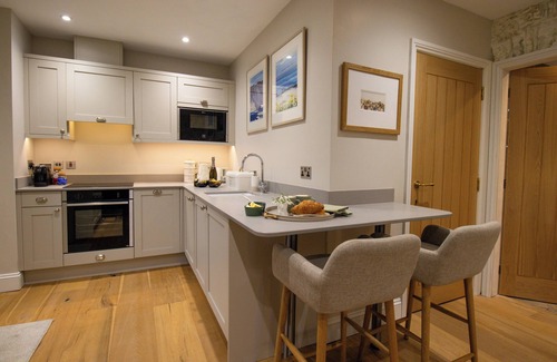 Crosthwaite Cottage | HARDRIGGS BANK COTTAGE, pet friendly, with a garden in Windermere