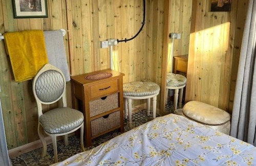 Hardstoft Cabin | Hardwick view lodge with a hot tub!