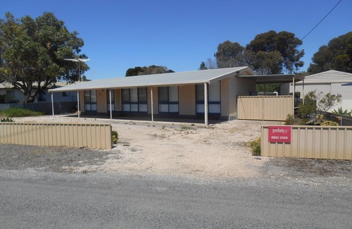 Minlacowie House | Hardwicke Beach House Short Walk to Beach! Off Peak special!