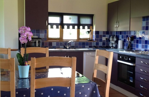 West Stour Ski Chalet | Hardy Chalet Scandinavian style chalet on working dairy farm