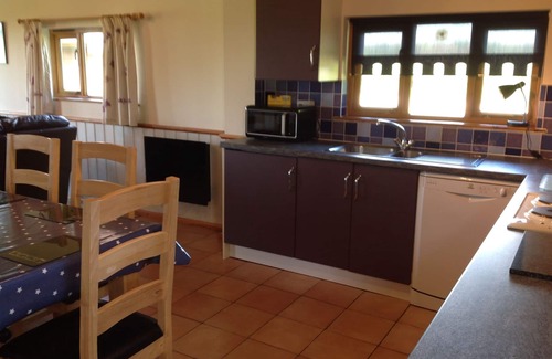 West Stour Ski Chalet | Hardy Chalet Scandinavian style chalet on working dairy farm