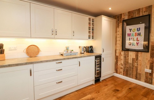 Lifton Cottage | HARE BARN, pet friendly, character holiday cottage in Lifton
