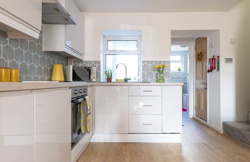 Abergavenny House | Hare Cottage Abergavenny Town Centre Beautiful Accommodation