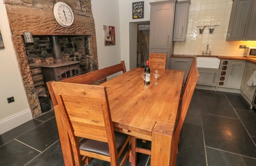 Catton Cottage | HARE & HOUNDS HOUSE, pet friendly, with open fire in Allendale