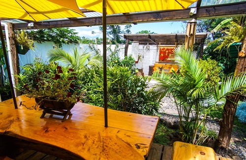 Hanga Roa House | Hare Isolate.
