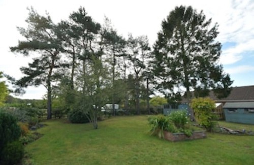 Woodhall Spa House | Hare Lodge - Spacious 2 Bedroom Attached Bungalow With Parking and Garden